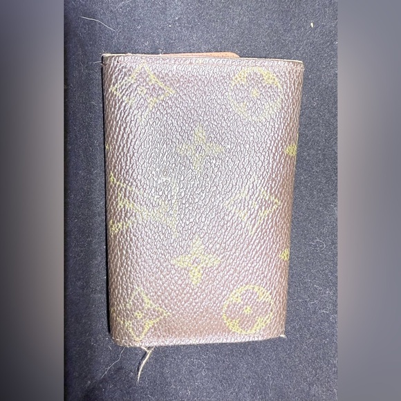 Louis Vuitton Brown Monogram Key Holder - Picture 3 of 12